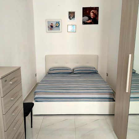 Appartamento Di Fronte Al Porto Turistico Cagliari Esterno foto